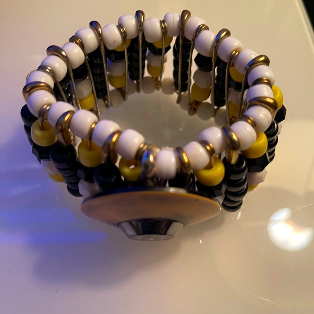 Women’s Safety Pin Beaded Bracelets - Picture 2 of 14